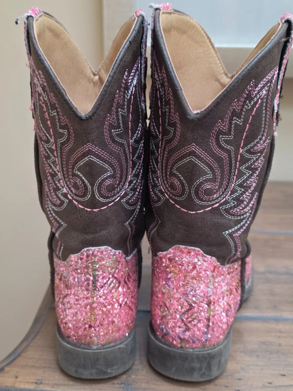 Pink sparkle cowgirl boots